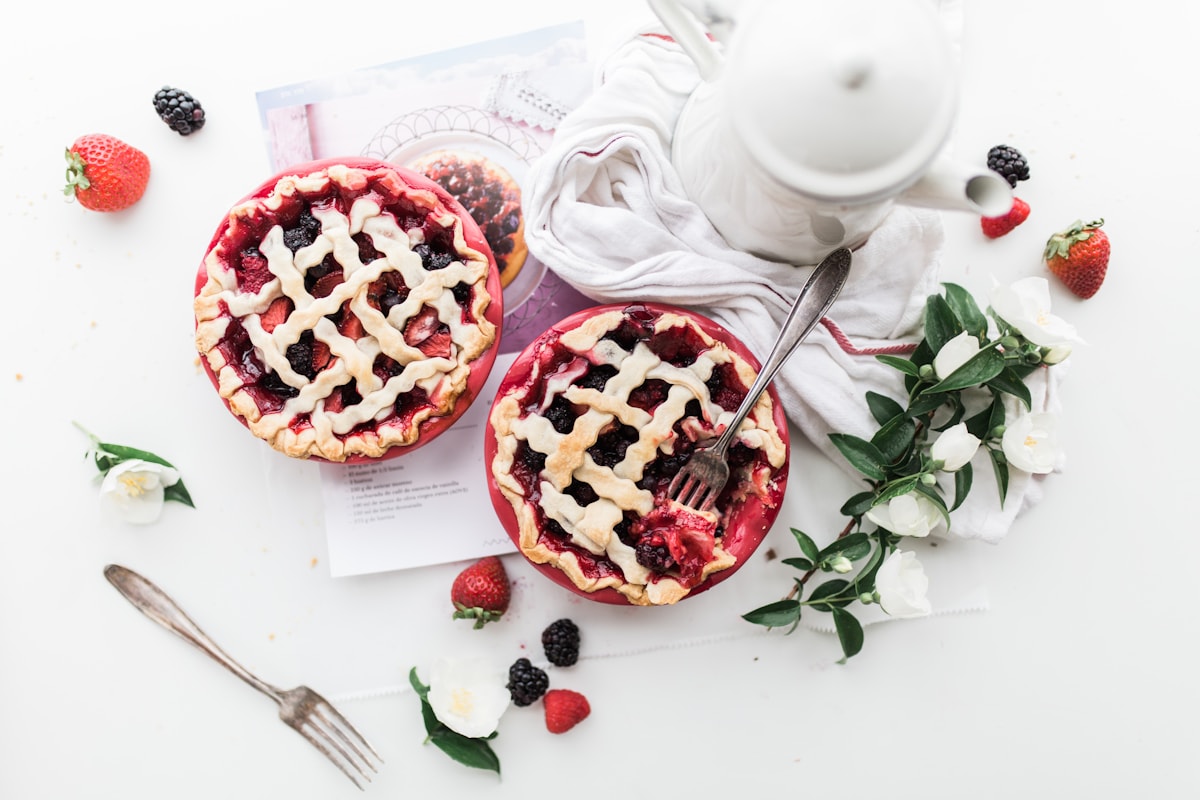 Seasonal Fruit Tart at Em En Caffe Lahore