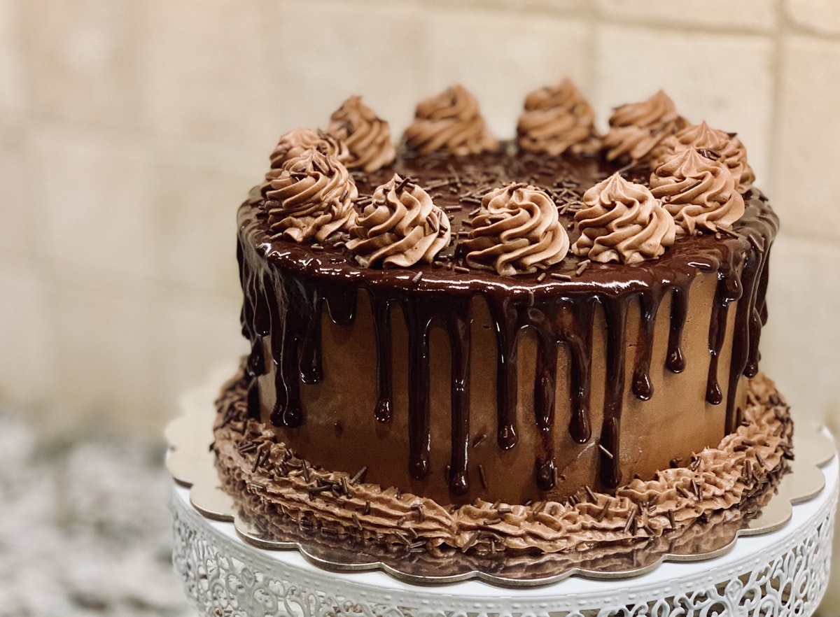 Triple Chocolate Fudge - tall 3lb at Em En Caffe Lahore